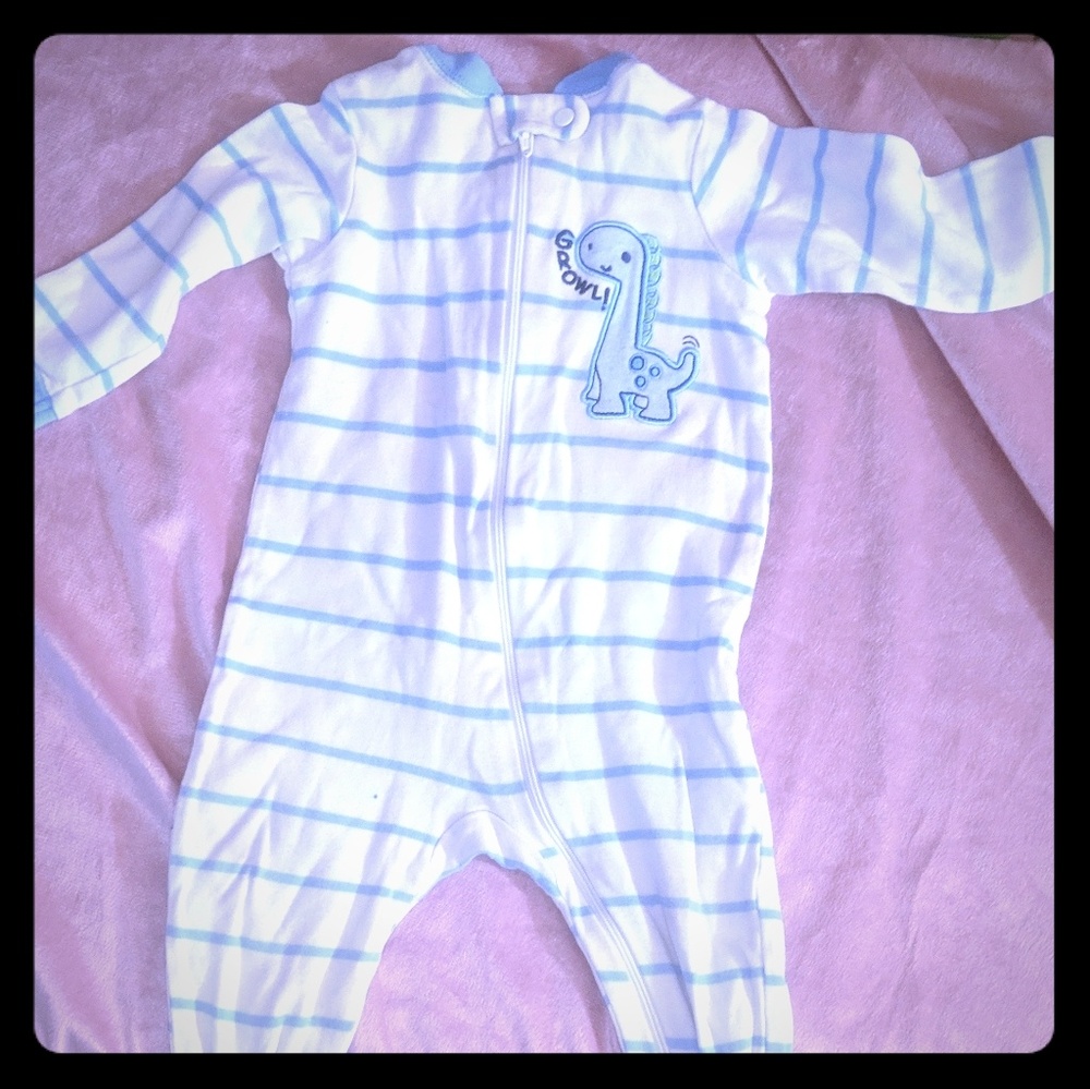 🆓 boys 6-9 month footie pajamas!